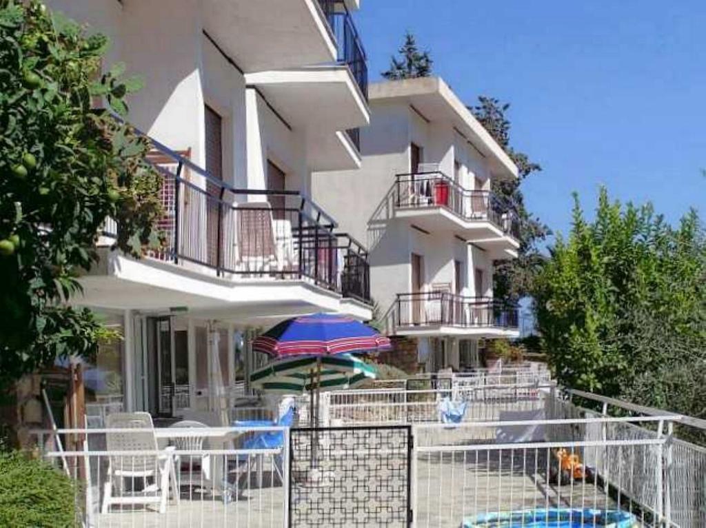 Residence La Carruba Diano Marina Dış mekan fotoğraf
