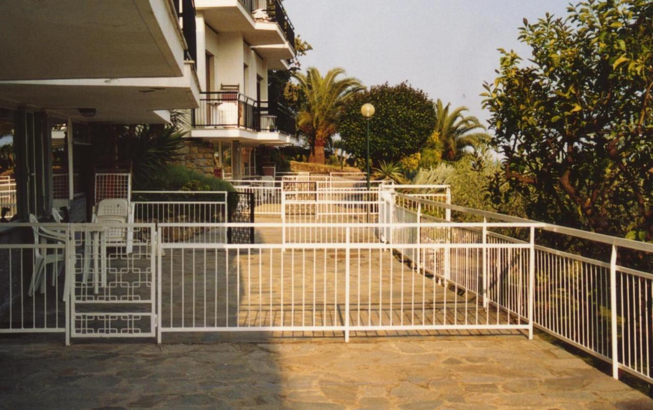 Residence La Carruba Diano Marina Dış mekan fotoğraf